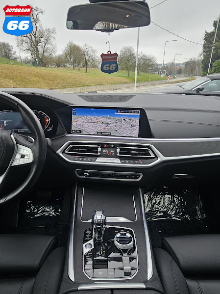 2022 BMW X7 xDrive40i (AWD) - Image 10