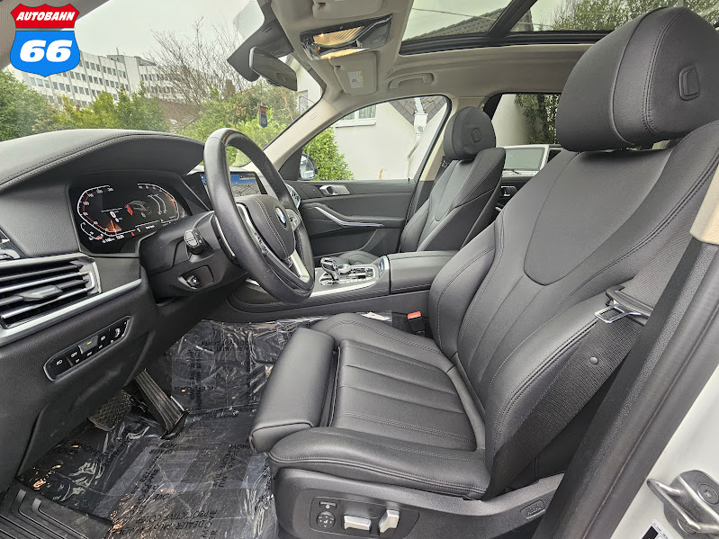 2022 BMW X7 xDrive40i (AWD) - Image 11