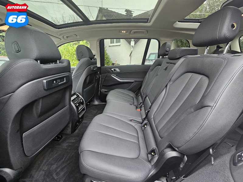 2022 BMW X7 xDrive40i (AWD) - Image 16