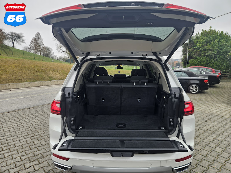 2022 BMW X7 xDrive40i (AWD) - Image 8