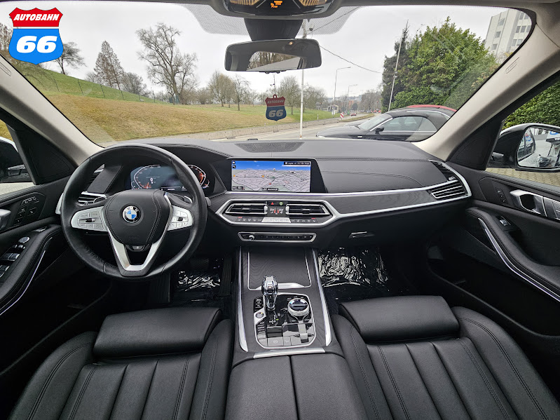 2022 BMW X7 xDrive40i (AWD) - Image 9
