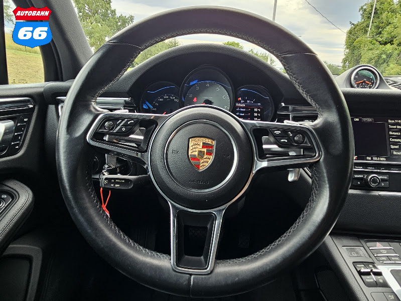 2015 Porsche Macan S - Image 12