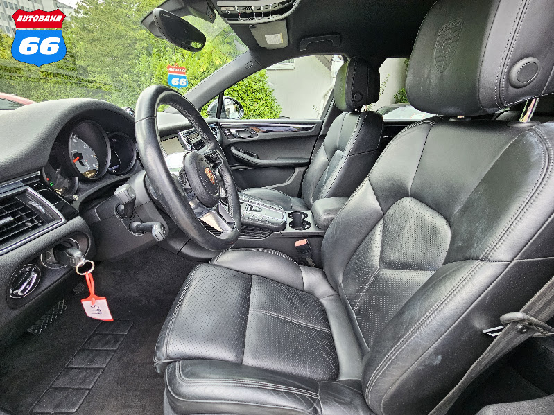 2015 Porsche Macan S - Image 13
