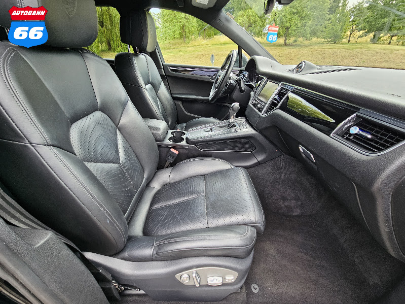 2015 Porsche Macan S - Image 15