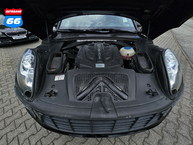 2015 Porsche Macan S - Image 21