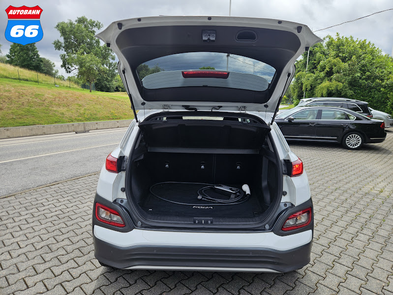 2020 Hyundai Kona Electric Ultimate FWD - Image 8