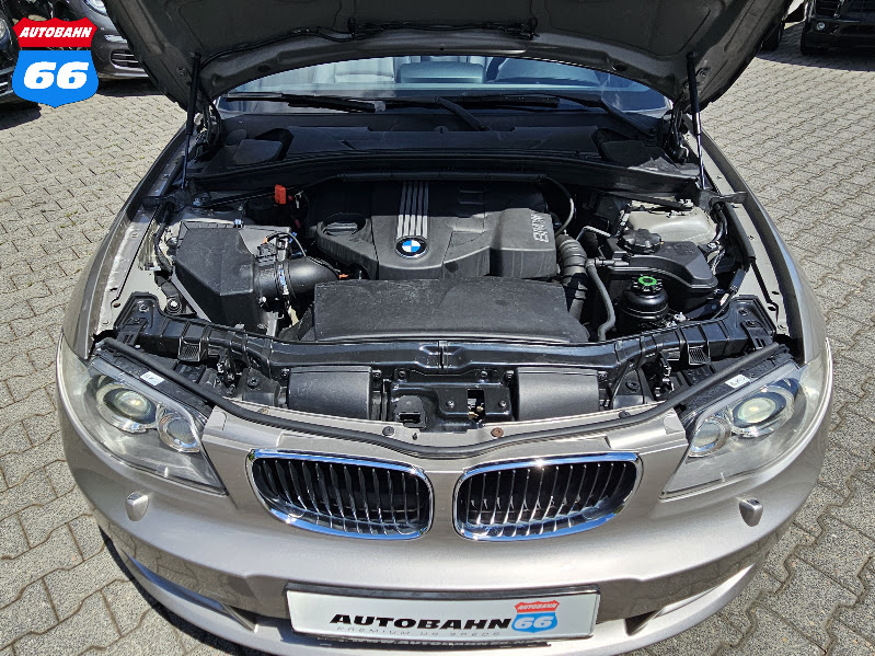 EU SPEC 2010 BMW 118d Convertible - Image 17