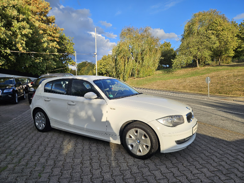 EU-Spec 2009 BMW 116i - Image 3