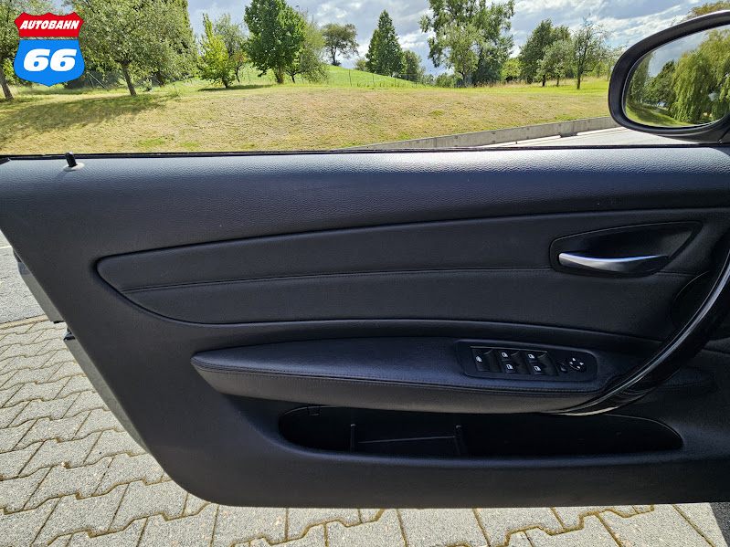 EU SPEC 2011 BMW 118d Convertible - Image 19